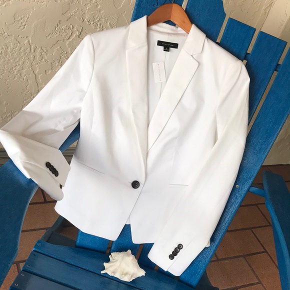 Ann Taylor Jackets & Blazers - NWT Ann TaylorJacket in Size 6